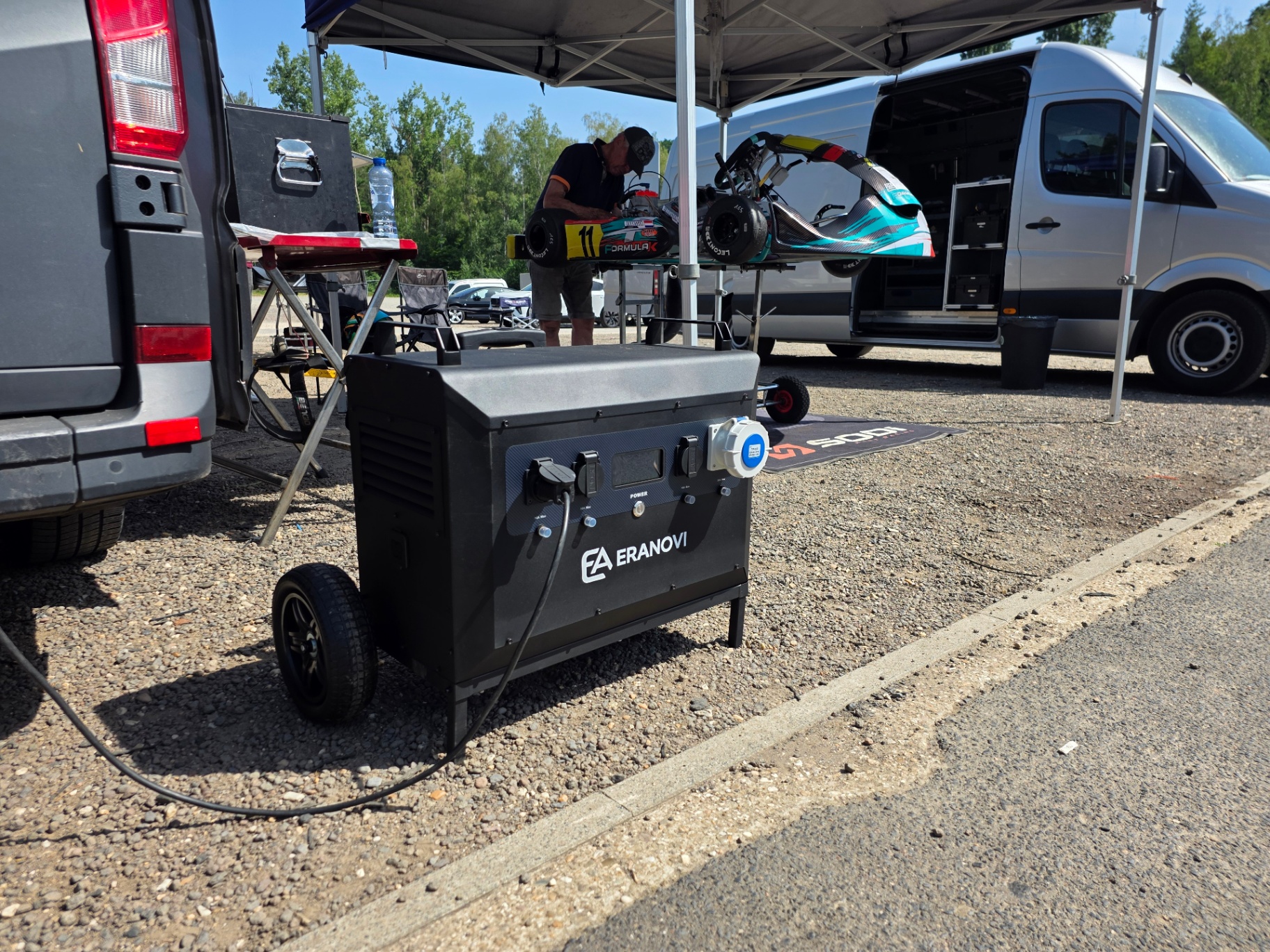 Eranovi Titan 5000 in de kart paddock